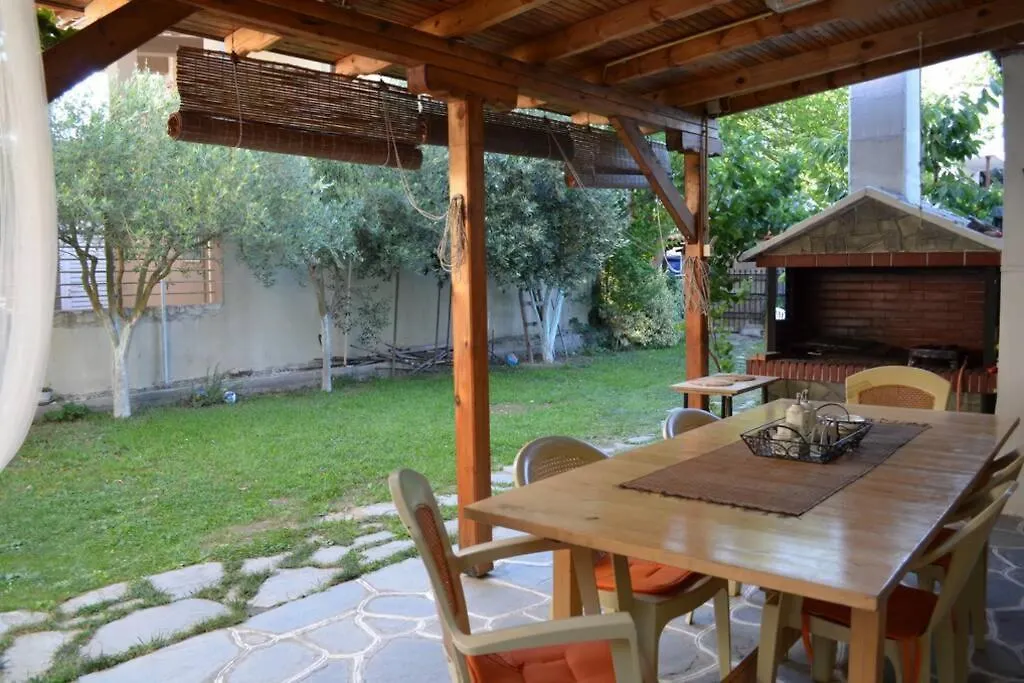 Little Paradise In Siviri